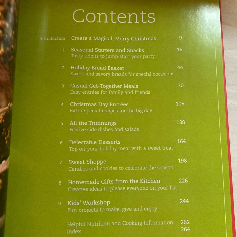 NWOT Pillsbury Holiday Cookbook - Picture 4 of 16
